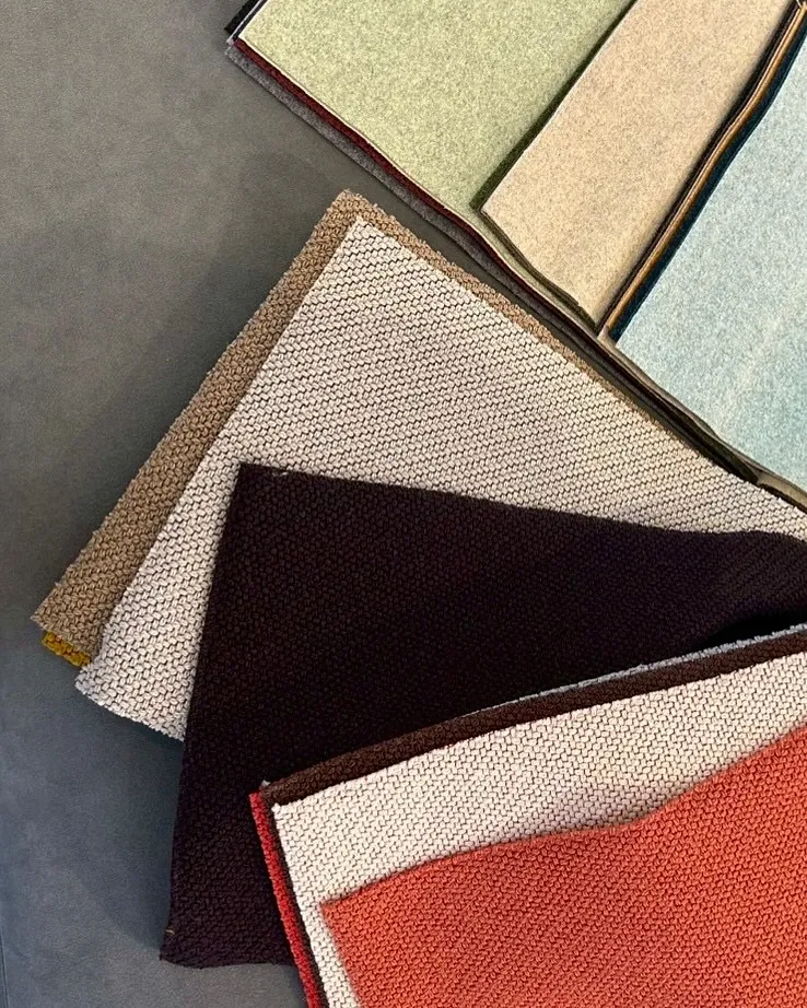 今回は、リニューアル 新事務所の椅子