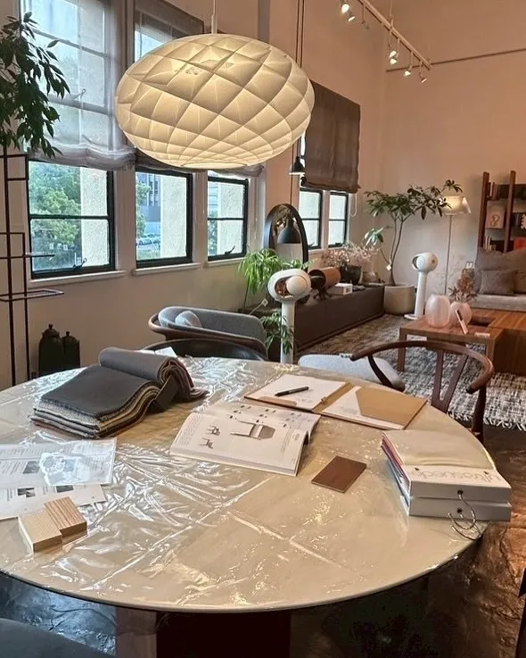 今回は、リニューアル 新事務所の椅子