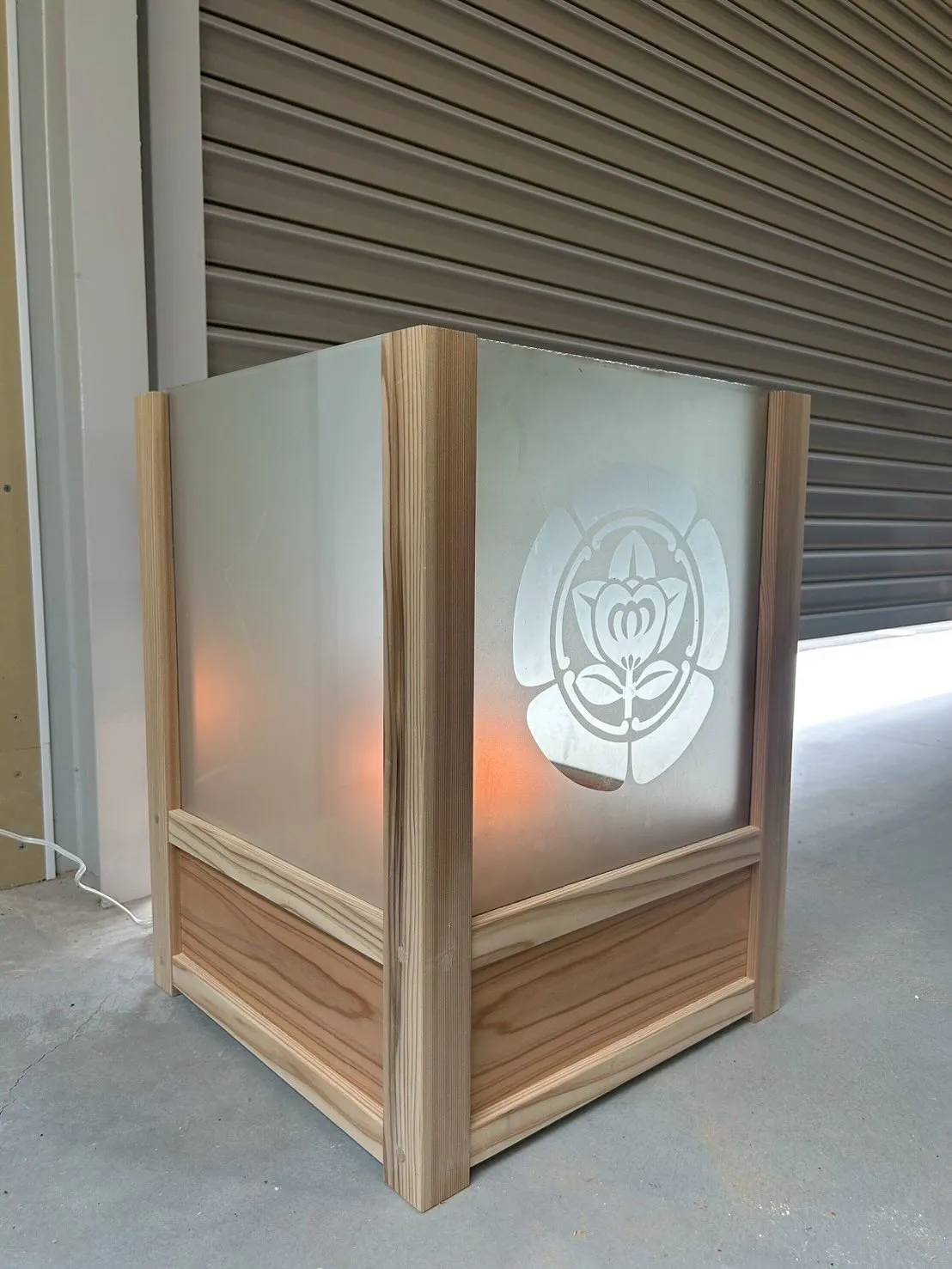 思い入れのある家紋入りの建具を行灯に…✨️