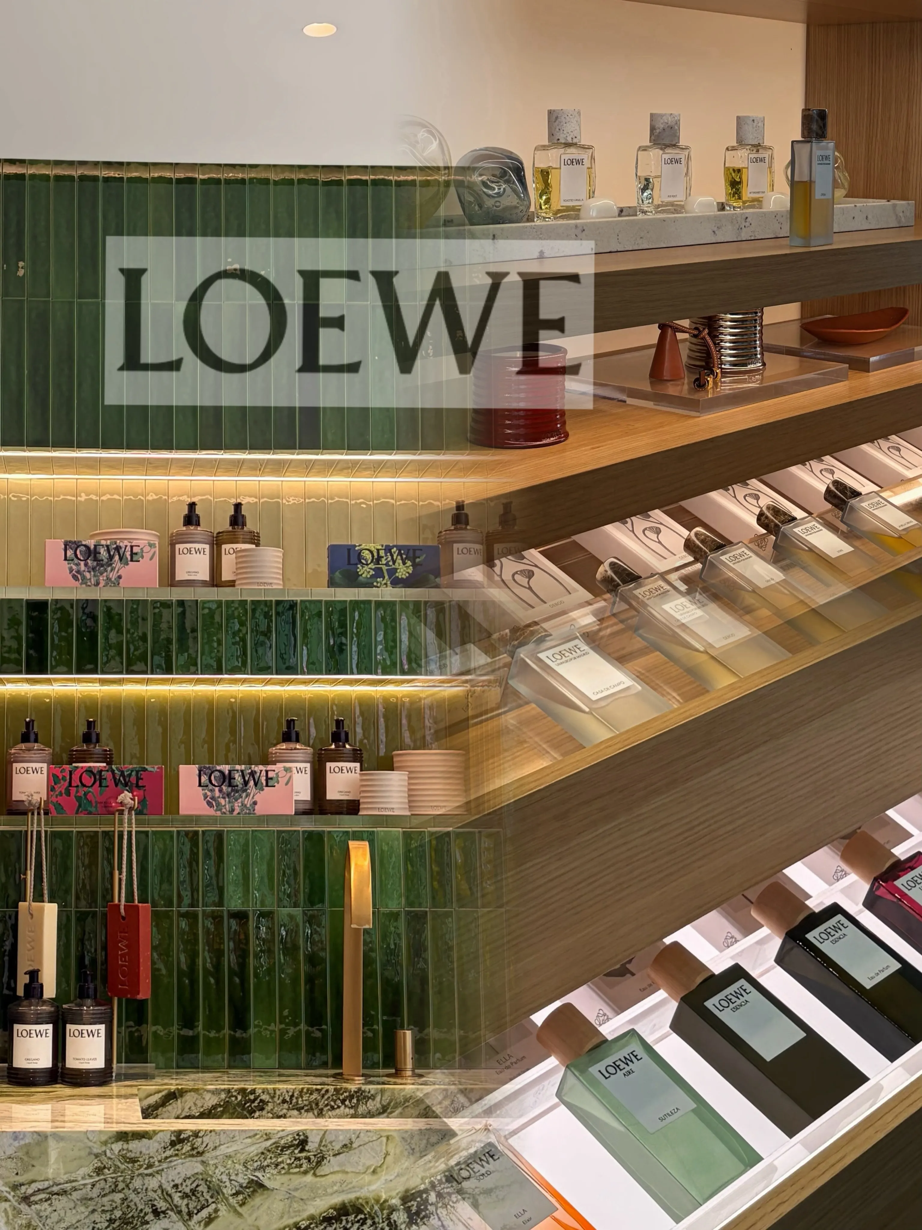 LOEWE初の香り空間🫧🕊‪