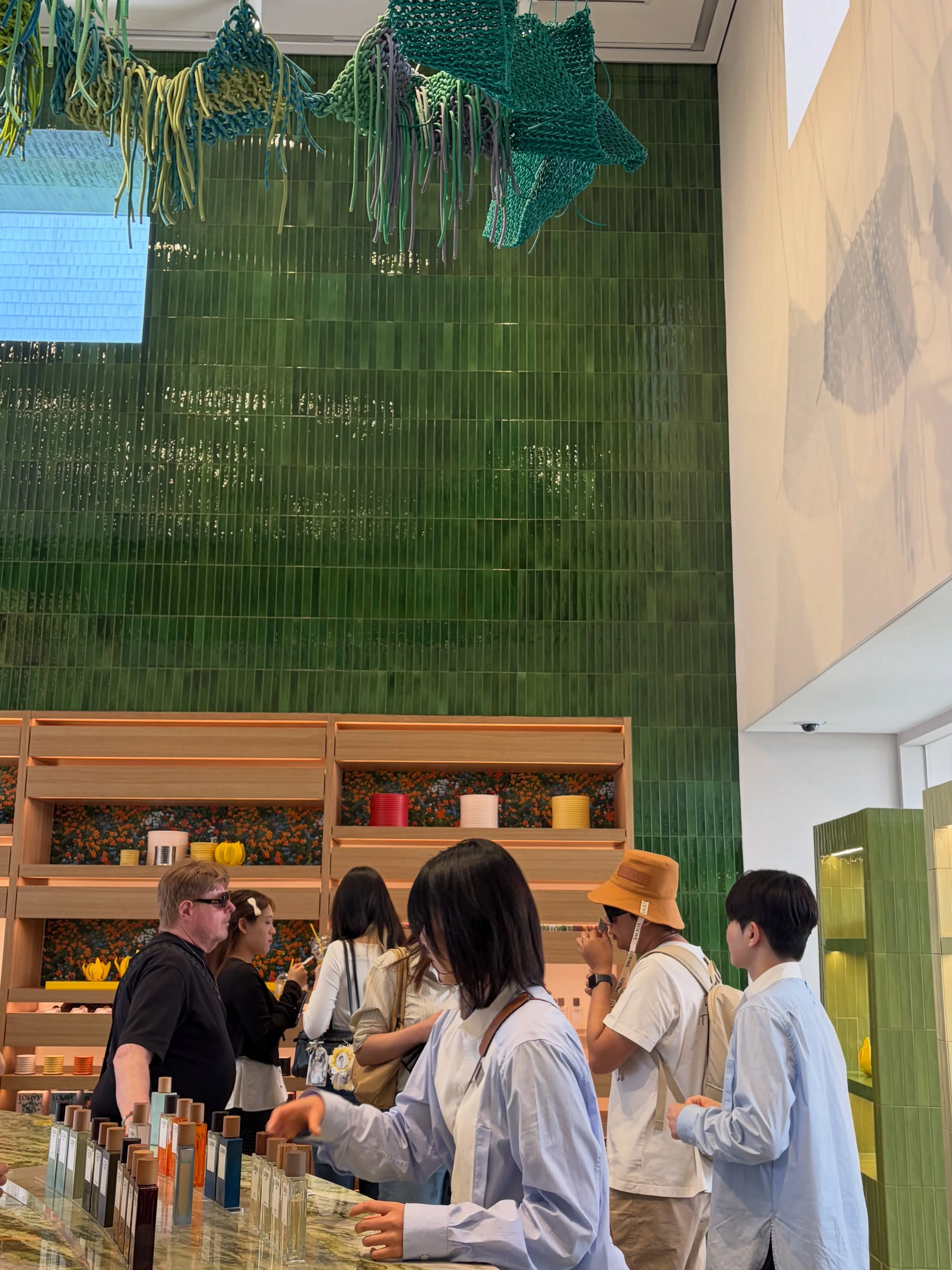 LOEWE初の香り空間🫧🕊‪